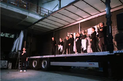 Truck concert: when logistics becomes art