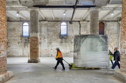 Art transporters in Venice: the invisible craft